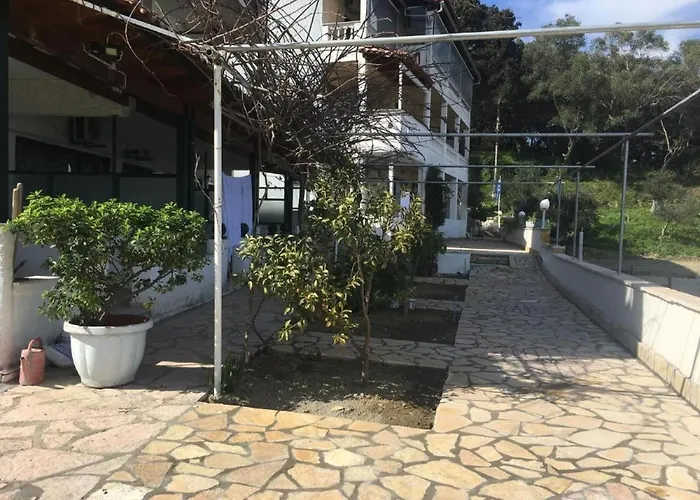 Alluring In With Shared Pool בניטסס