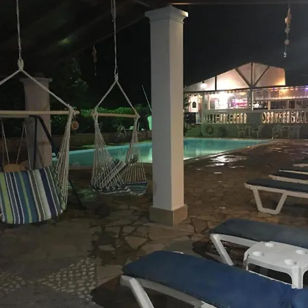 Daire Alluring In With Shared Pool