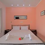 Alluring In With Shared Pool Apartamento